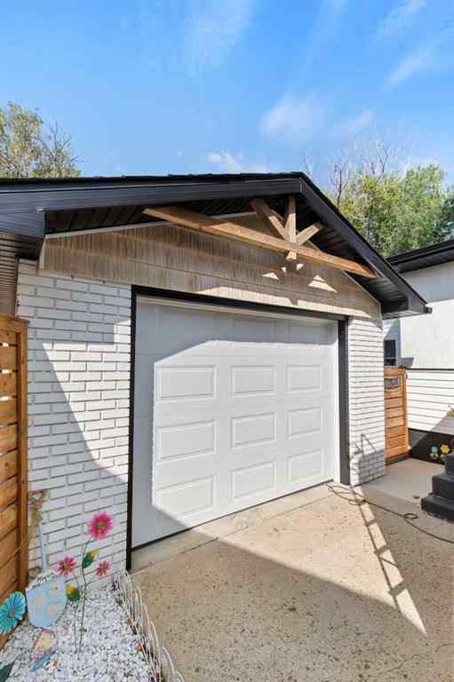 MLS® A2253264 - 516 5 Street SE in NONE Redcliff, Residential