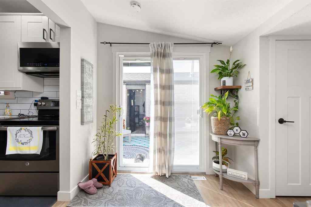 MLS® A2253264 - 516 5 Street SE in NONE Redcliff, Residential