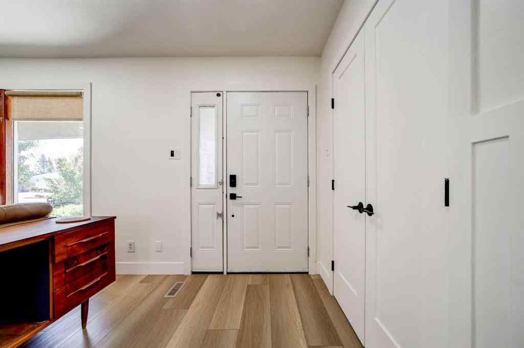 MLS® A2253270 - 1059 Lakemount Boulevard S in Lakeview Lethbridge, Residential
