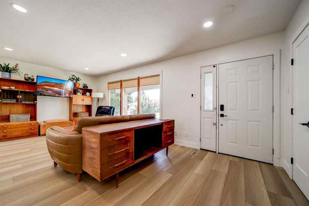 MLS® A2253270 - 1059 Lakemount Boulevard S in Lakeview Lethbridge, Residential