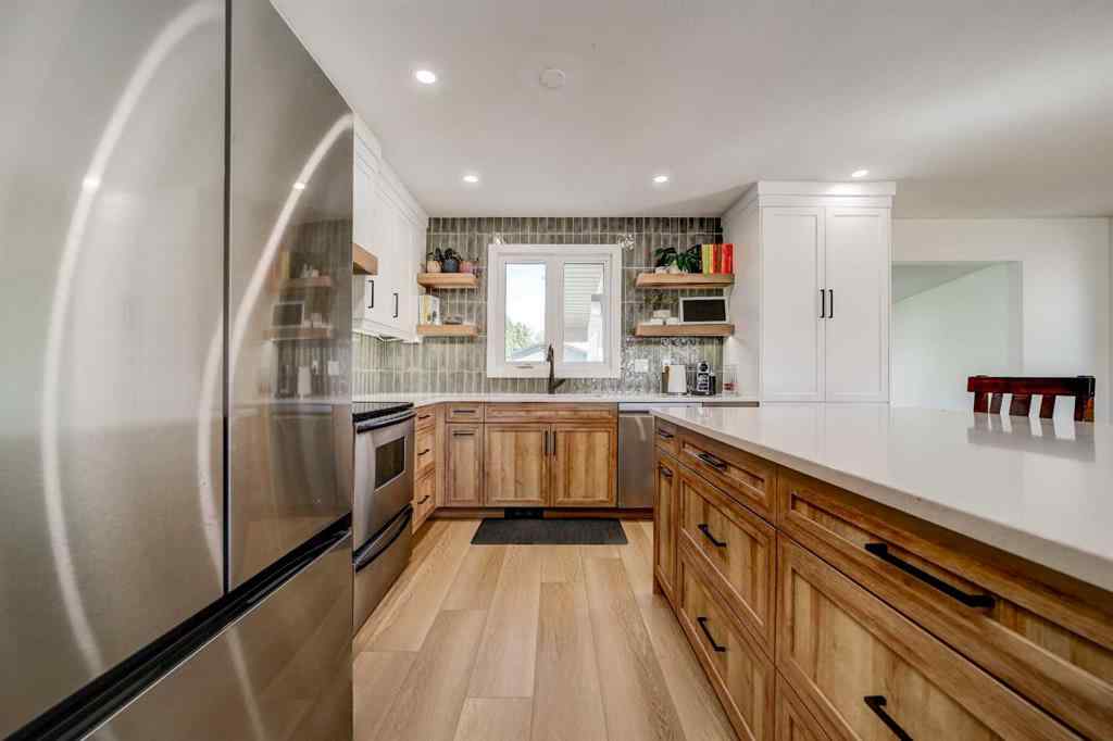 MLS® A2253270 - 1059 Lakemount Boulevard S in Lakeview Lethbridge, Residential