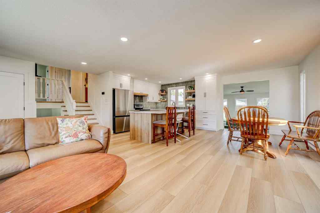 MLS® A2253270 - 1059 Lakemount Boulevard S in Lakeview Lethbridge, Residential