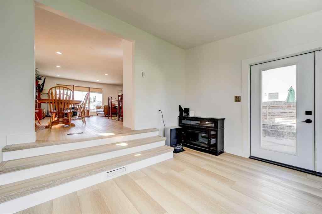 MLS® A2253270 - 1059 Lakemount Boulevard S in Lakeview Lethbridge, Residential