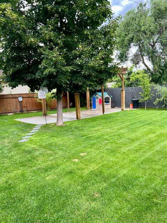 MLS® A2253273 - 60 9 Street SW in SW Hill Medicine Hat, Residential