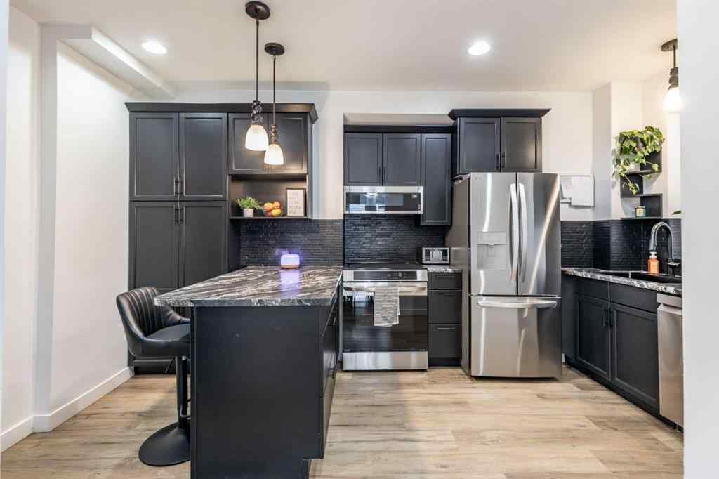 MLS® A2253273 - 60 9 Street SW in SW Hill Medicine Hat, Residential