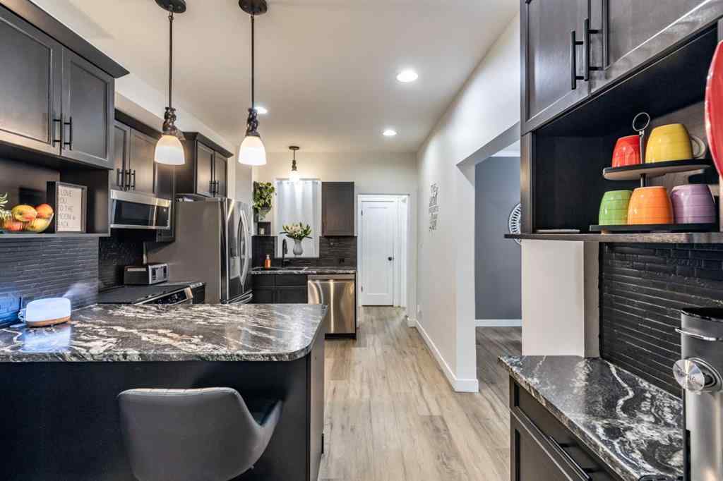 MLS® A2253273 - 60 9 Street SW in SW Hill Medicine Hat, Residential