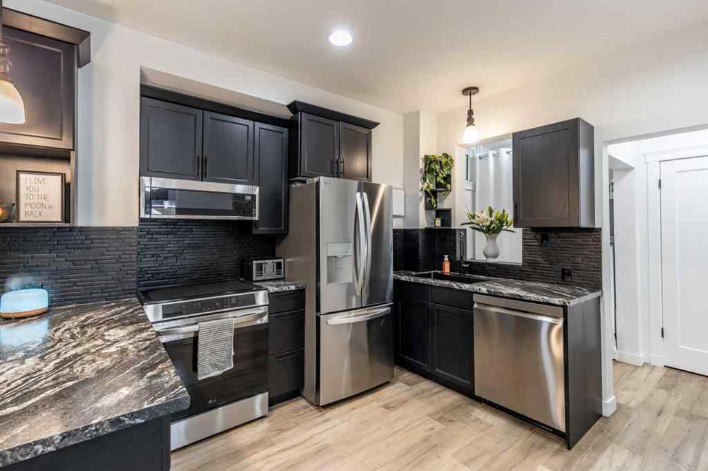 MLS® A2253273 - 60 9 Street SW in SW Hill Medicine Hat, Residential