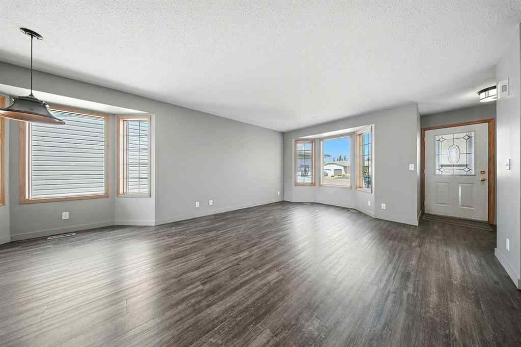 MLS® A2253275 - 4638 48A Avenue Close  in Central Core Sylvan Lake, Residential