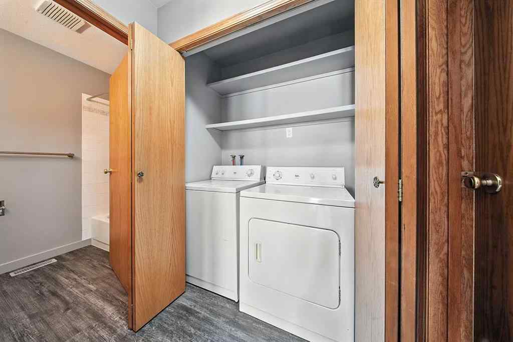 MLS® A2253275 - 4638 48A Avenue Close  in Central Core Sylvan Lake, Residential