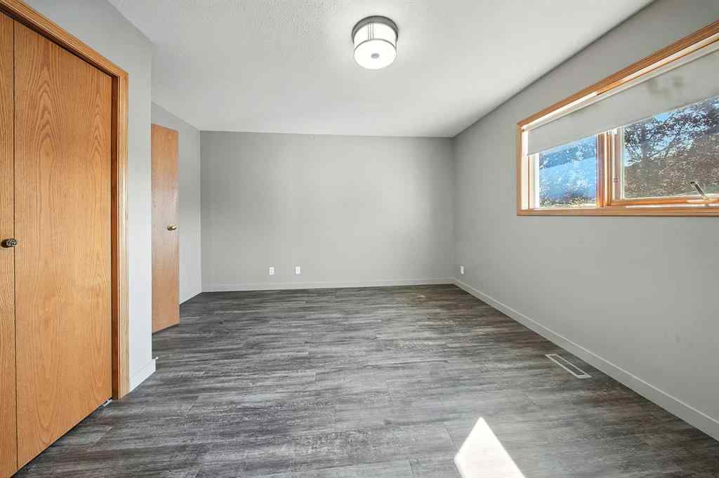 MLS® A2253275 - 4638 48A Avenue Close  in Central Core Sylvan Lake, Residential