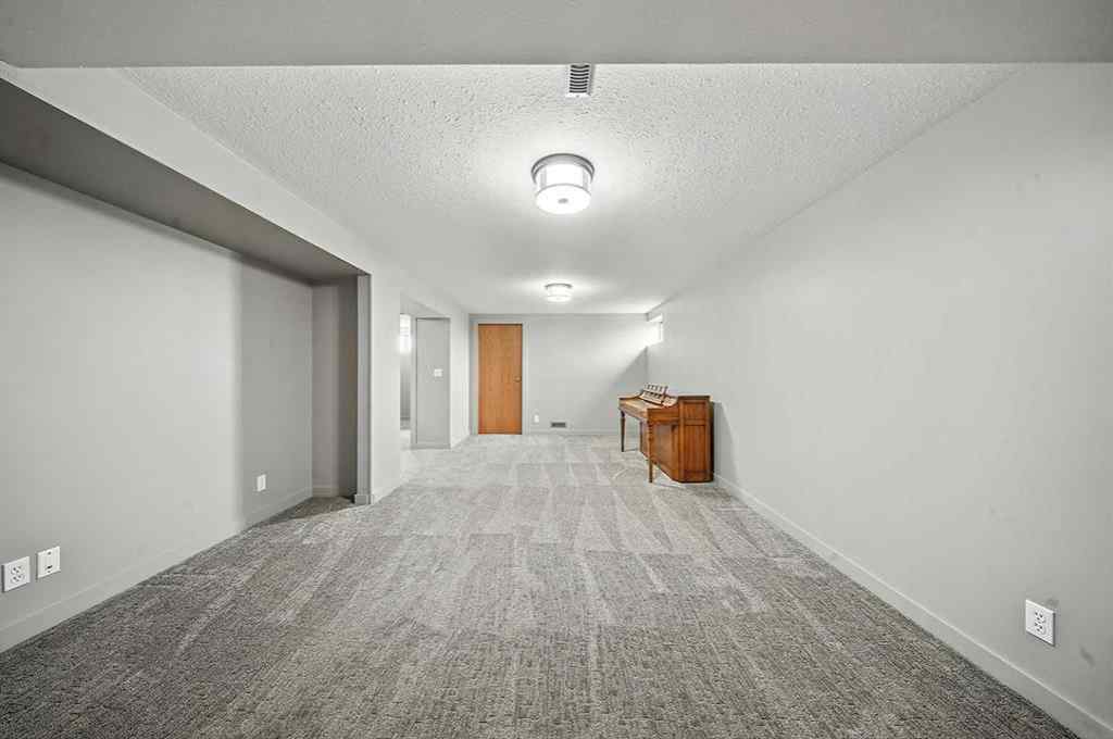 MLS® A2253275 - 4638 48A Avenue Close  in Central Core Sylvan Lake, Residential