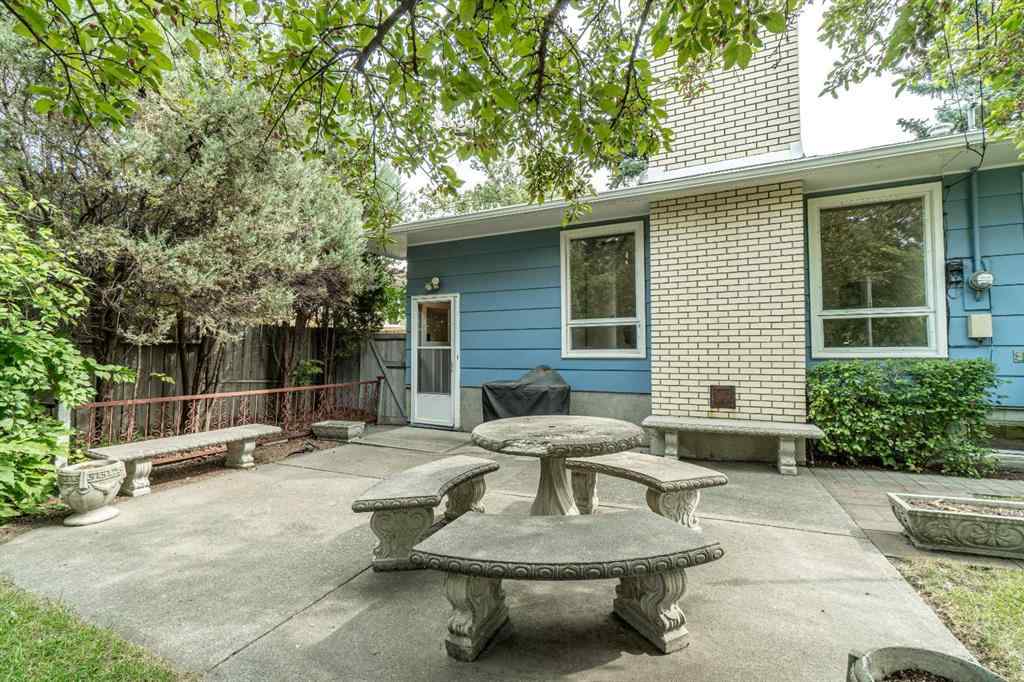 MLS® A2253277 - 1099 Acadia Drive SE in Lake Bonavista Calgary, Residential