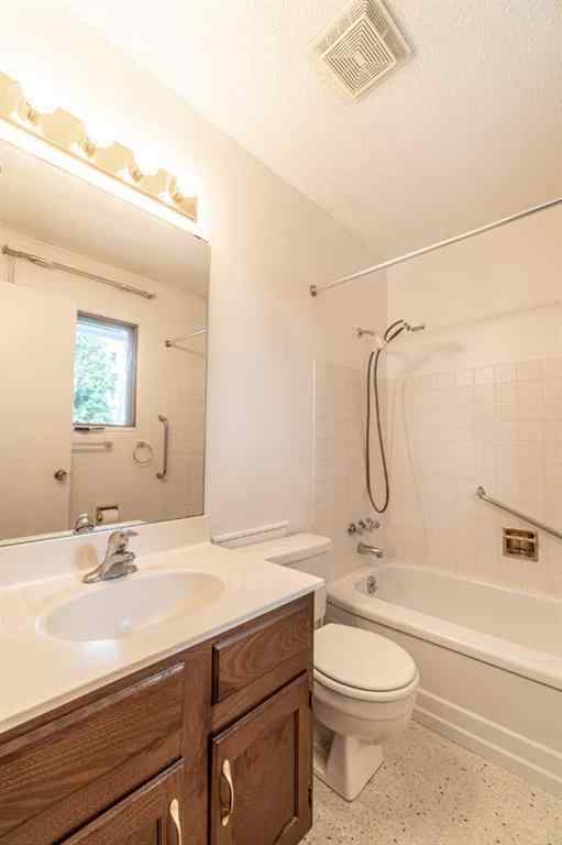 MLS® A2253277 - 1099 Acadia Drive SE in Lake Bonavista Calgary, Residential