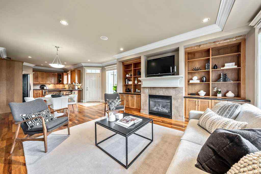 MLS® A2253293 - Unit #2 2411 2 Avenue NW in West Hillhurst Calgary, Residential