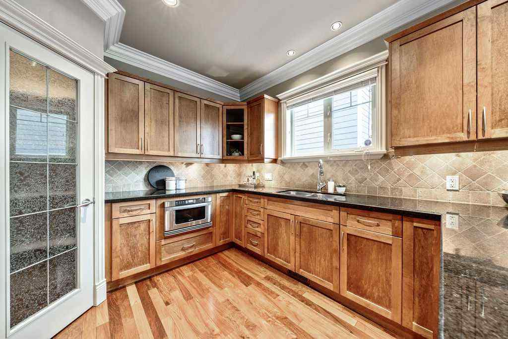 MLS® A2253293 - Unit #2 2411 2 Avenue NW in West Hillhurst Calgary, Residential