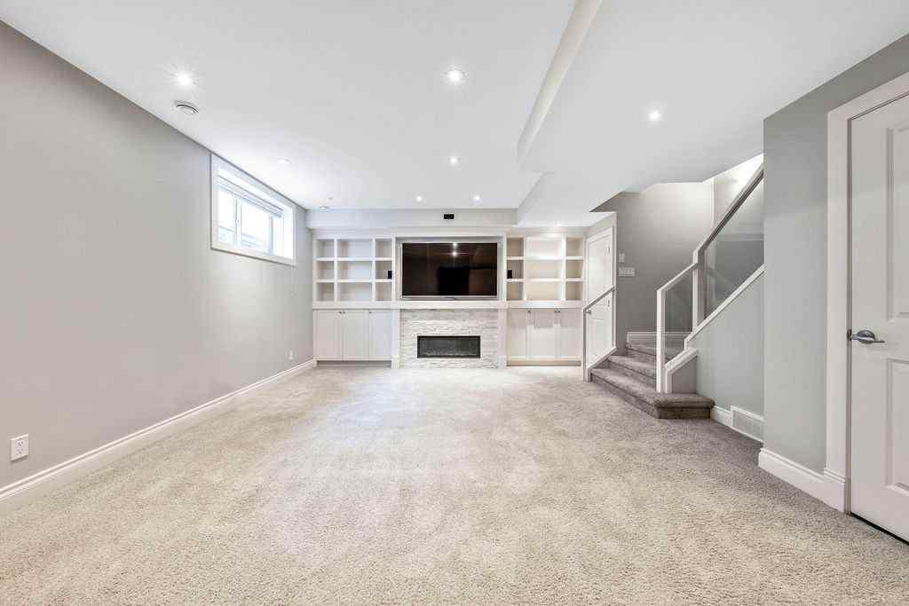 MLS® A2253293 - Unit #2 2411 2 Avenue NW in West Hillhurst Calgary, Residential