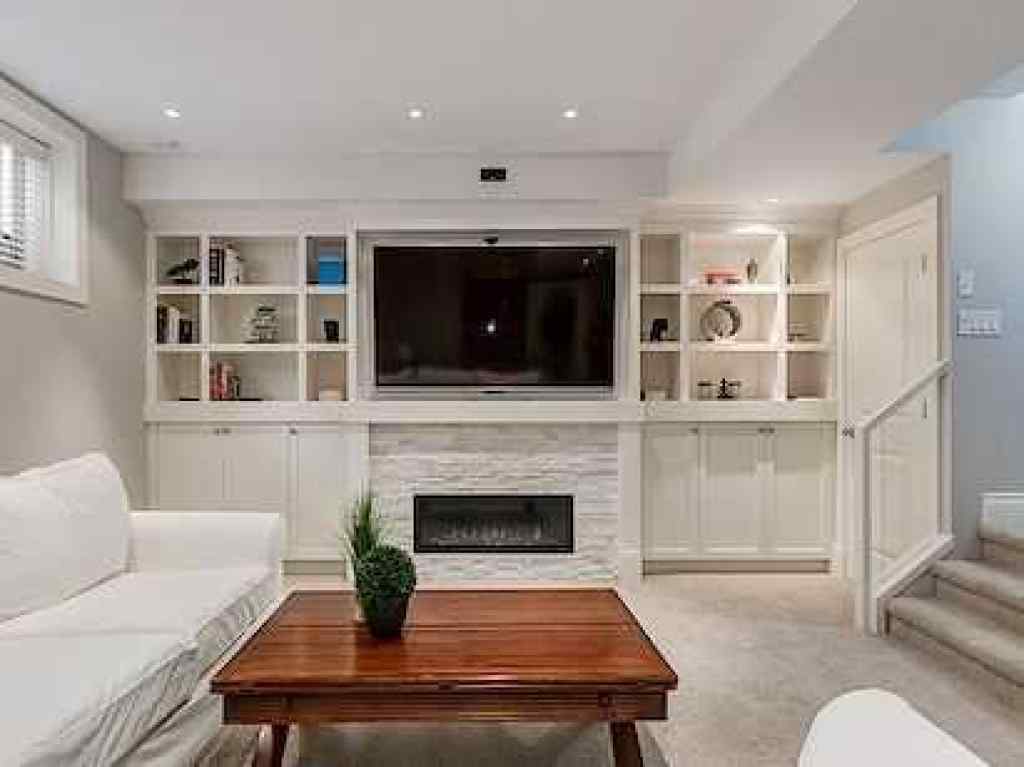 MLS® A2253293 - Unit #2 2411 2 Avenue NW in West Hillhurst Calgary, Residential