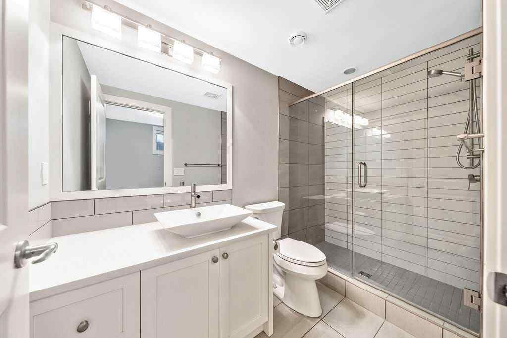 MLS® A2253293 - Unit #2 2411 2 Avenue NW in West Hillhurst Calgary, Residential