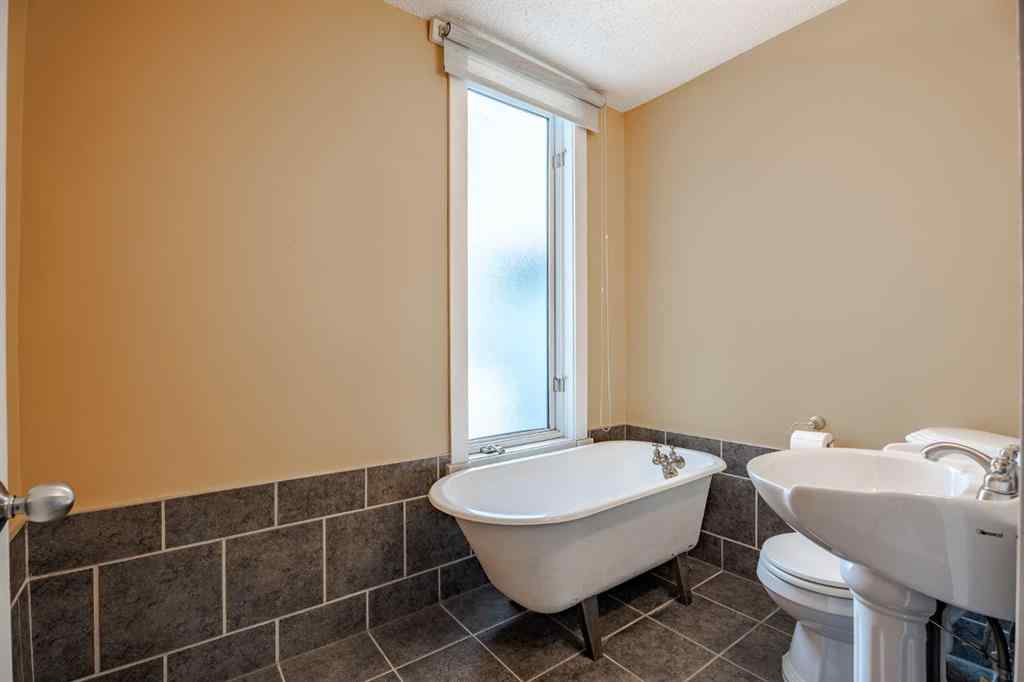 MLS® A2253295 - 1732 11 Avenue SW in Sunalta Calgary, Commercial