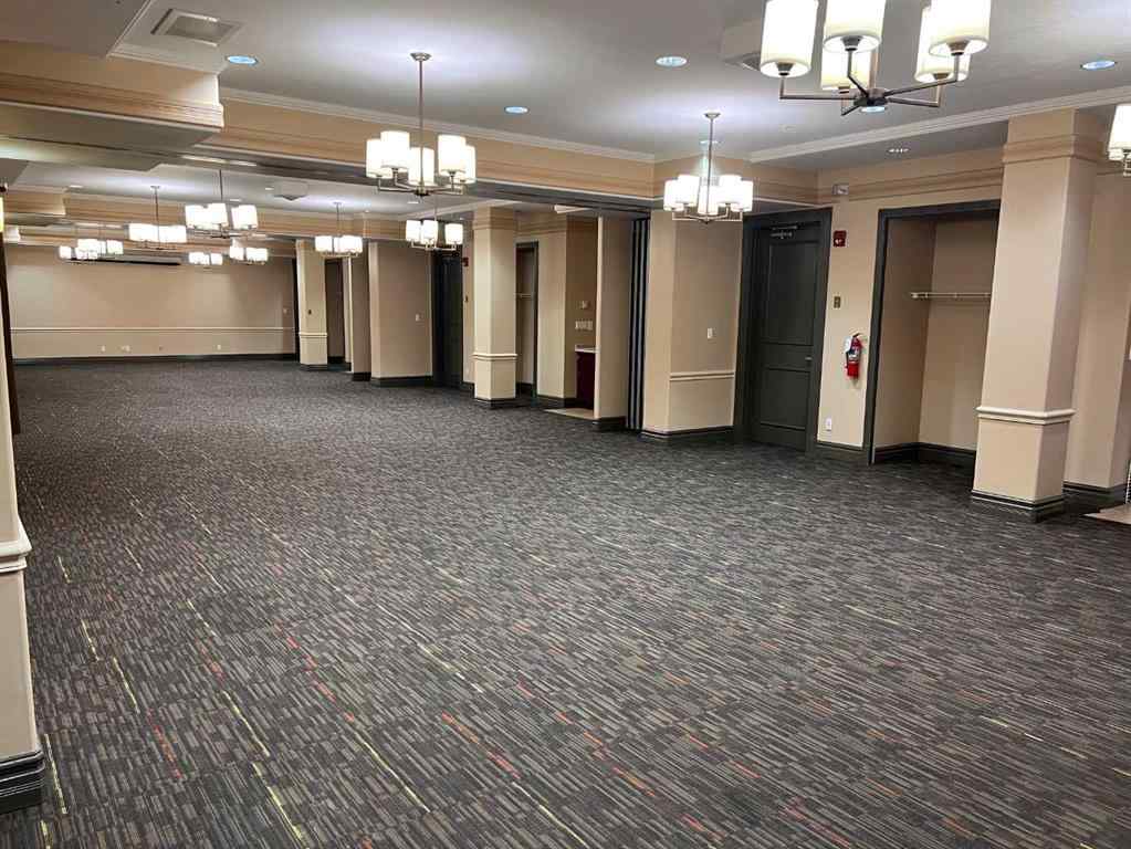 MLS® A2253300 - Unit #6 435 Gregoire Drive  in Gregoire Commercial Park Fort McMurray, Commercial