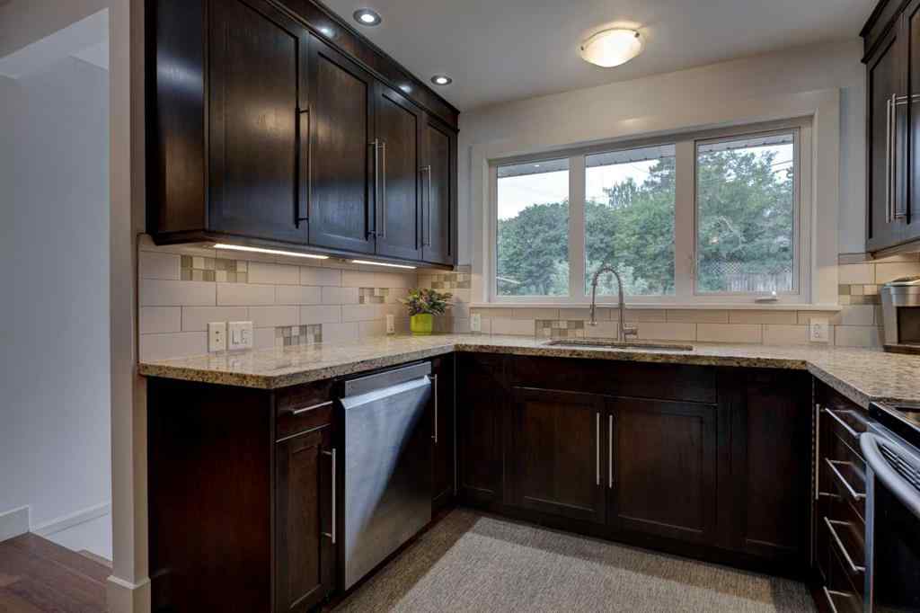 MLS® A2253303 - 82 Gladys Ridge Road SW in Glendale Calgary, Residential