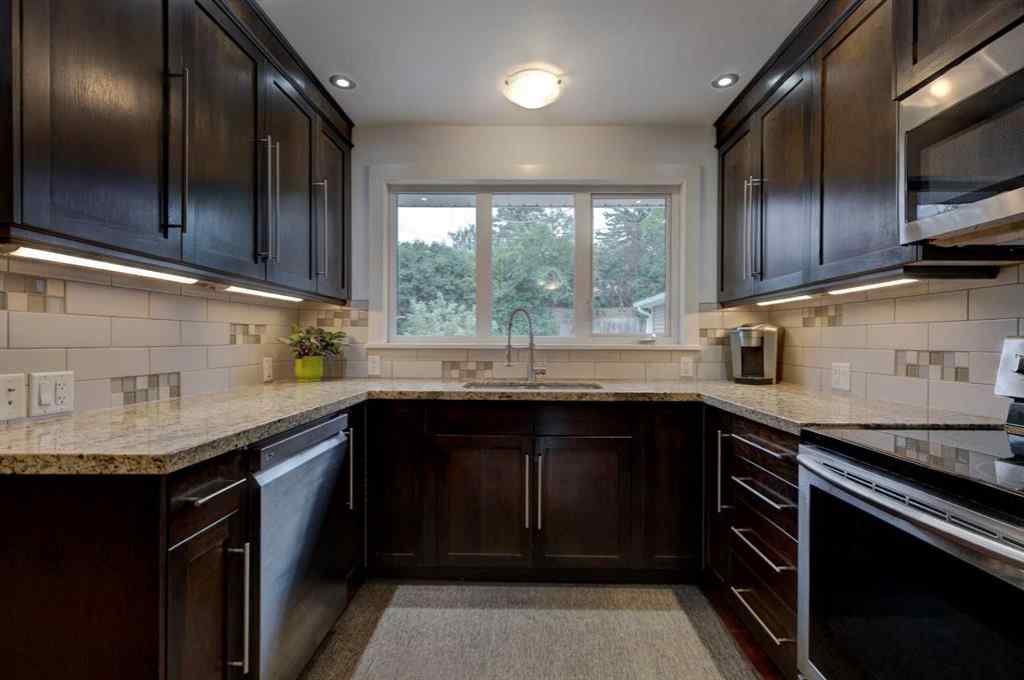 MLS® A2253303 - 82 Gladys Ridge Road SW in Glendale Calgary, Residential