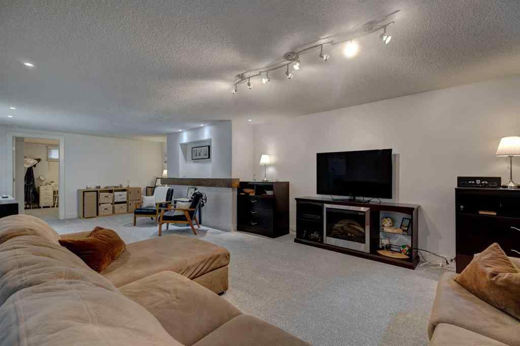 MLS® A2253303 - 82 Gladys Ridge Road SW in Glendale Calgary, Residential