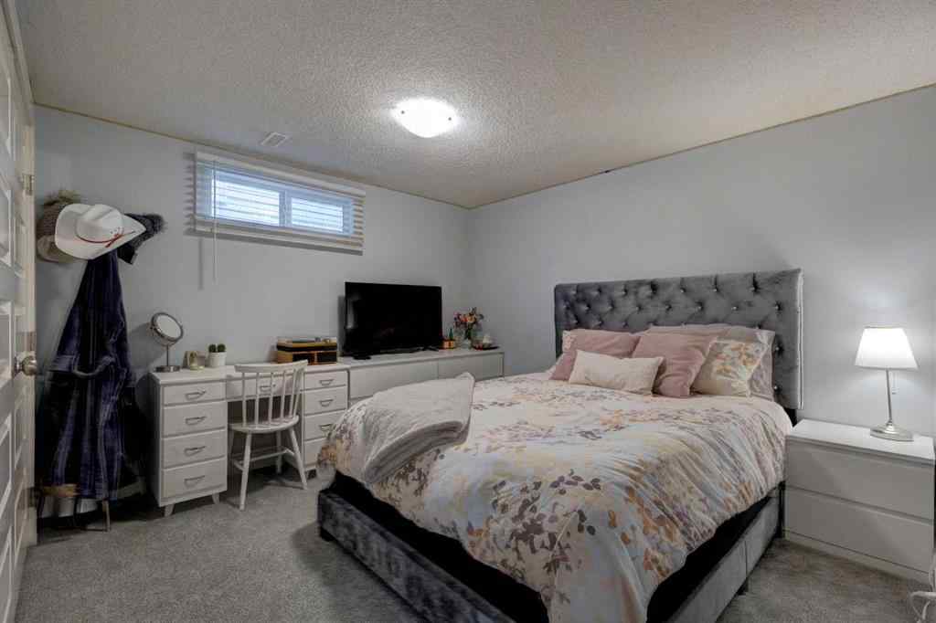 MLS® A2253303 - 82 Gladys Ridge Road SW in Glendale Calgary, Residential