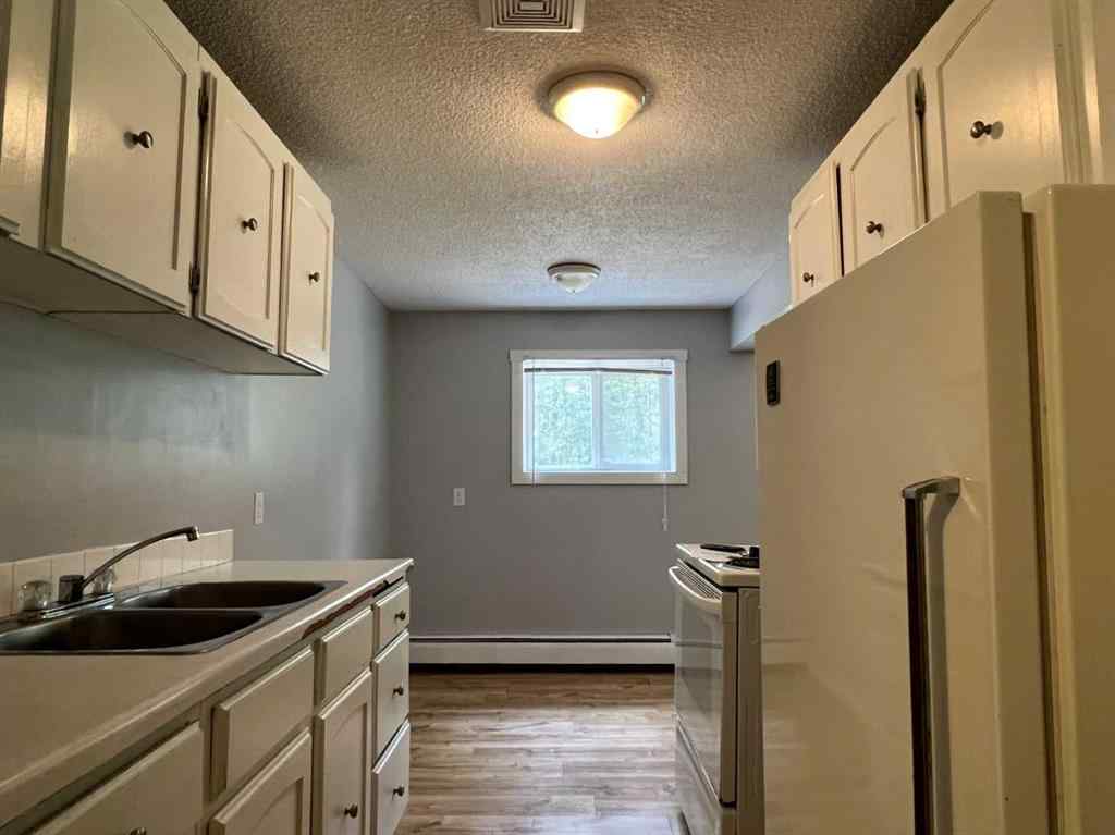 MLS® A2253304 - Unit ##2 506 41 Street   in Edson Edson, Residential