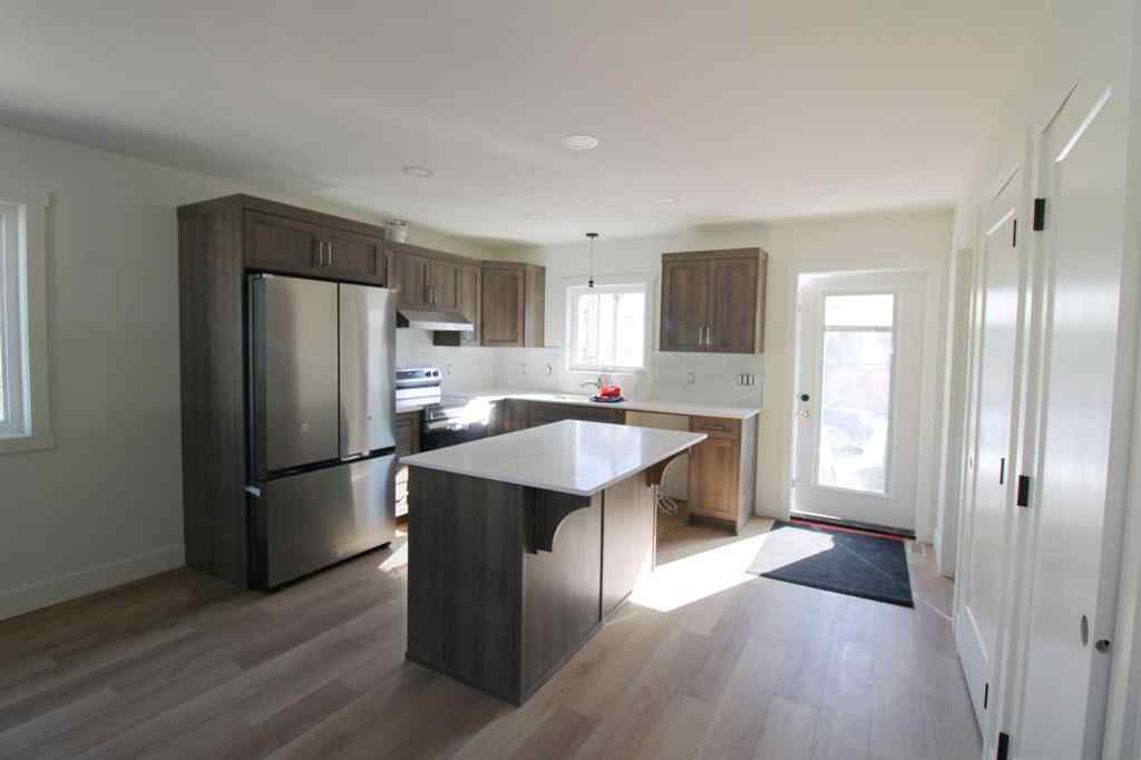 MLS® A2253312 - 1015 17A Street S in Victoria Park Lethbridge, Residential