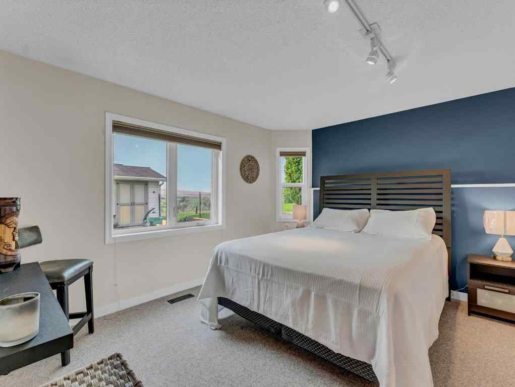 MLS® A2253314 - 729 Taylor Road SE in Ross Glen Medicine Hat, Residential
