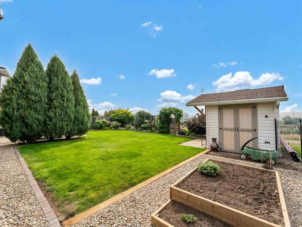 MLS® A2253314 - 729 Taylor Road SE in Ross Glen Medicine Hat, Residential