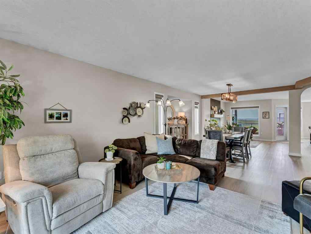 MLS® A2253314 - 729 Taylor Road SE in Ross Glen Medicine Hat, Residential