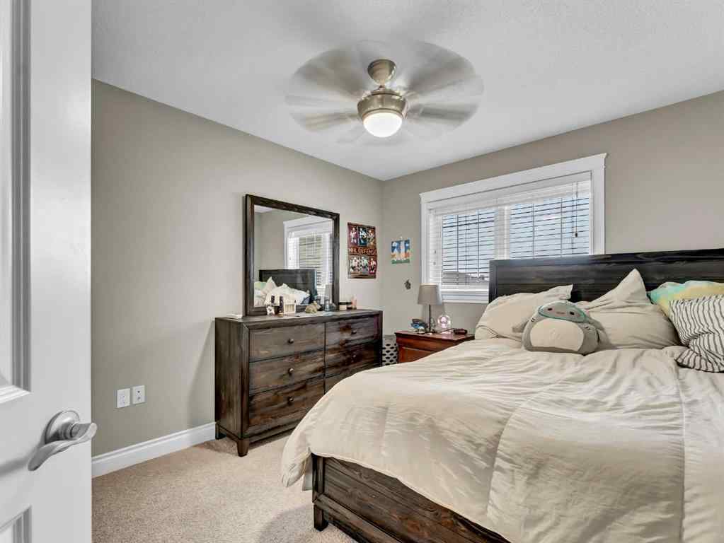 MLS® A2253323 - 102 Sundown Road SW in SE Southridge Medicine Hat, Residential