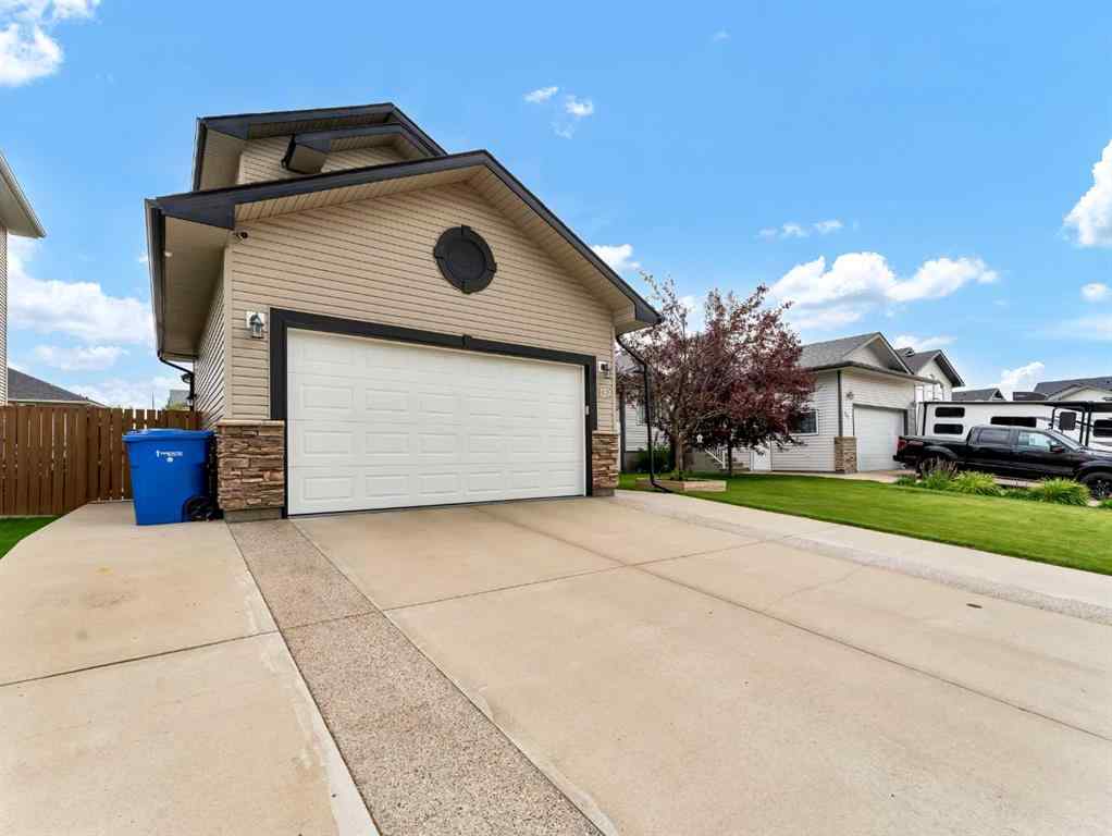 MLS® A2253323 - 102 Sundown Road SW in SE Southridge Medicine Hat, Residential