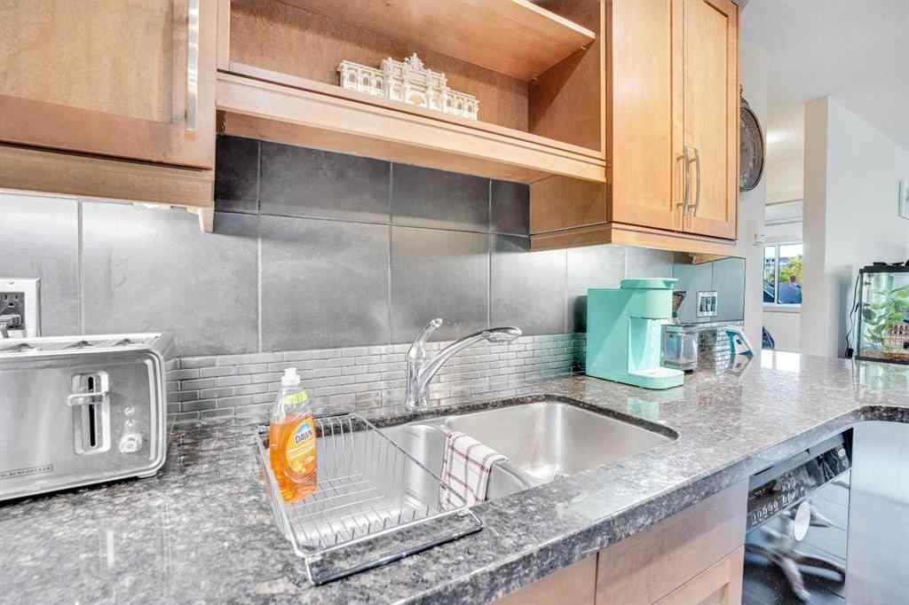MLS® A2253325 - Unit #402 1534 15 Avenue SW in Sunalta Calgary, Residential