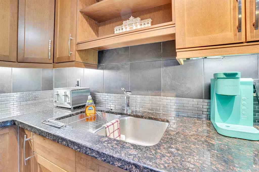 MLS® A2253325 - Unit #402 1534 15 Avenue SW in Sunalta Calgary, Residential