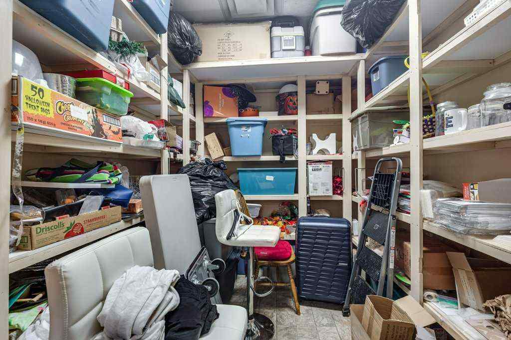 MLS® A2253333 - 5036 50 Street  in Downtown Innisfail Innisfail, Commercial