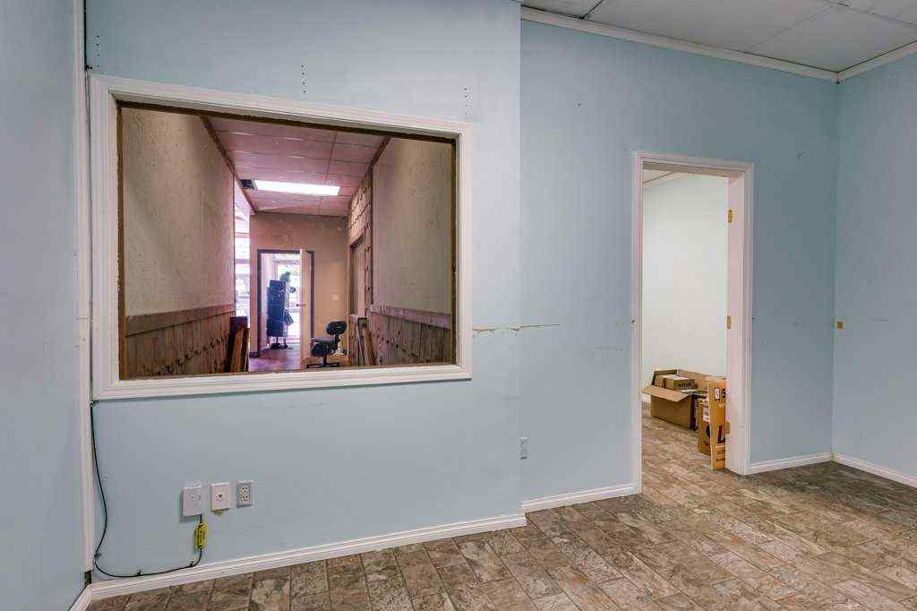 MLS® A2253333 - 5036 50 Street  in Downtown Innisfail Innisfail, Commercial