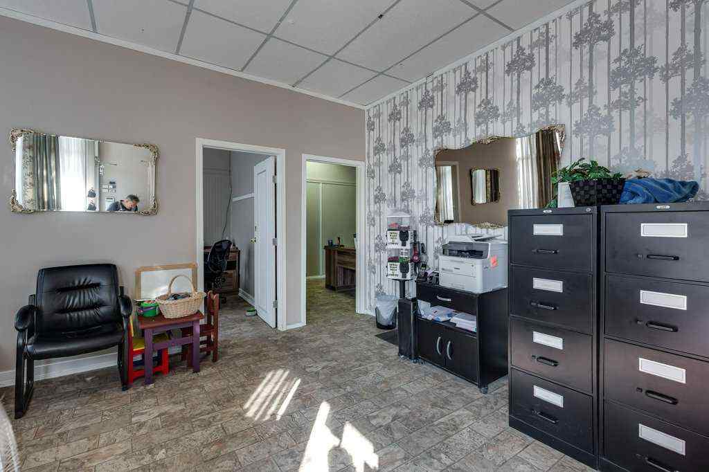 MLS® A2253333 - 5036 50 Street  in Downtown Innisfail Innisfail, Commercial