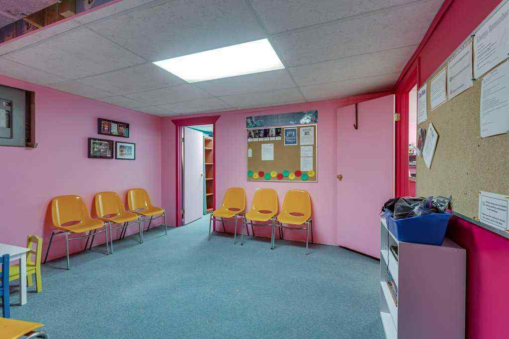 MLS® A2253333 - 5036 50 Street  in Downtown Innisfail Innisfail, Commercial