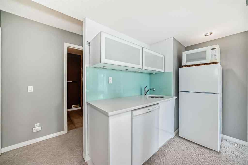 MLS® A2253338 - 7 Signature Mews SW in Signal Hill Calgary, Residential