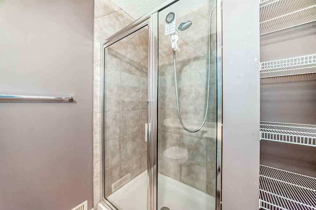 MLS® A2253338 - 7 Signature Mews SW in Signal Hill Calgary, Residential