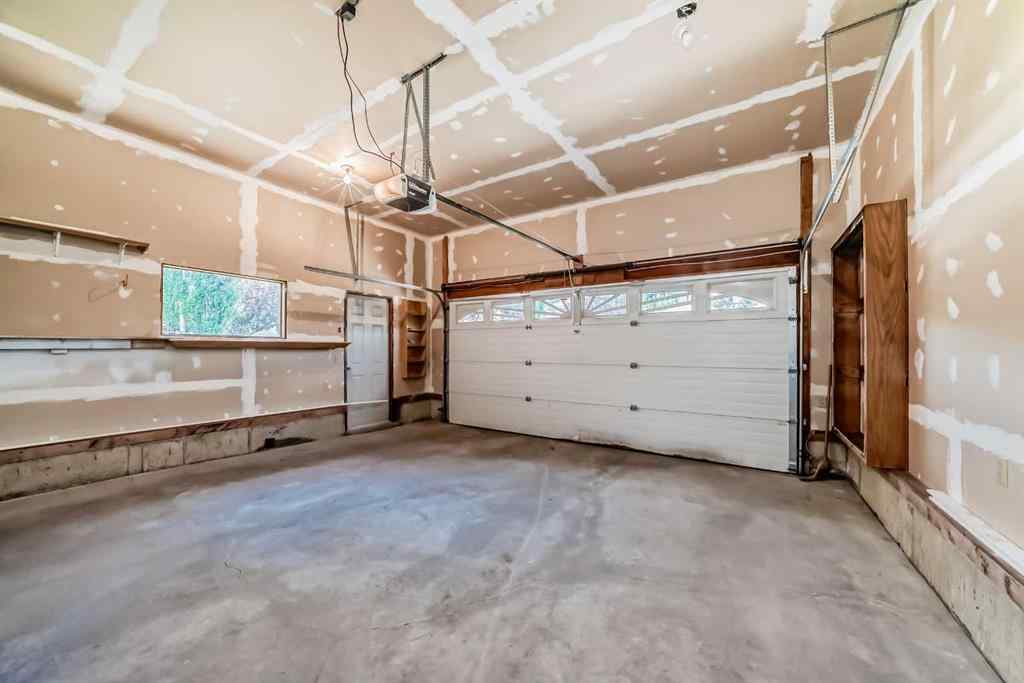 MLS® A2253338 - 7 Signature Mews SW in Signal Hill Calgary, Residential