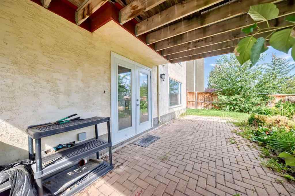 MLS® A2253338 - 7 Signature Mews SW in Signal Hill Calgary, Residential