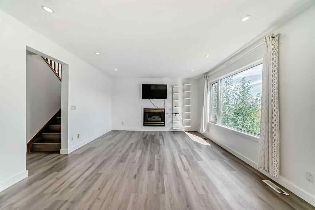 MLS® A2253338 - 7 Signature Mews SW in Signal Hill Calgary, Residential