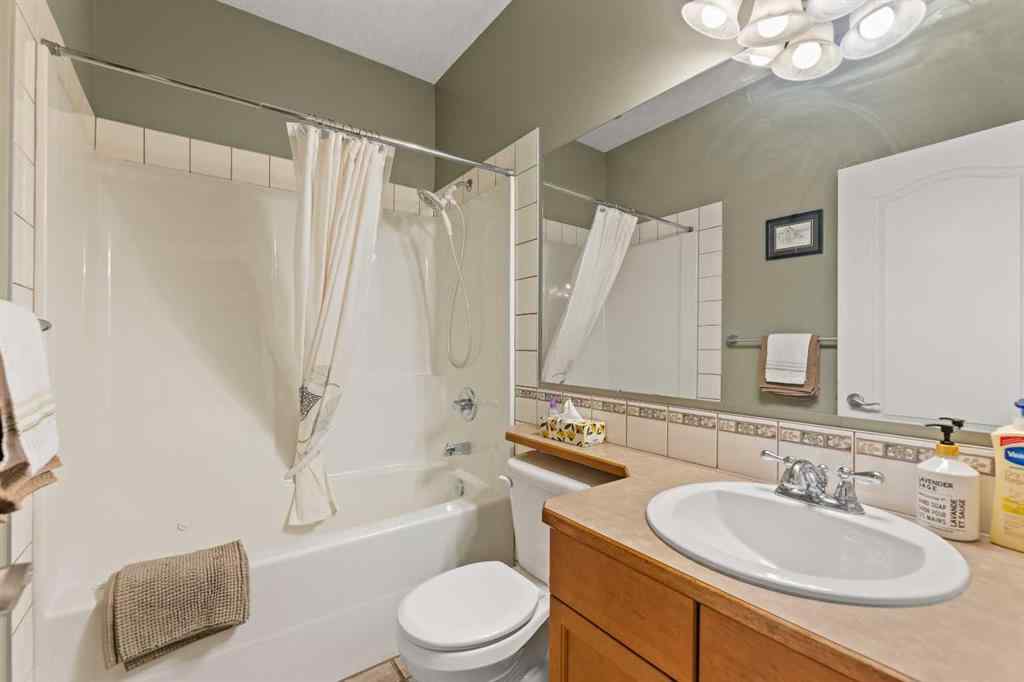 MLS® A2253347 - 6002 60 Street  in NONE Olds, Residential