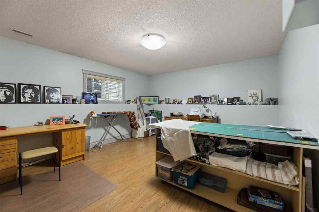 MLS® A2253347 - 6002 60 Street  in NONE Olds, Residential