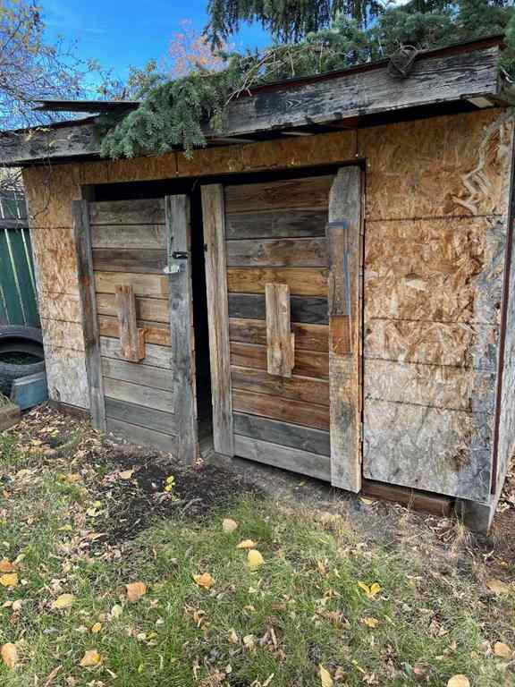 MLS® A2253348 - 702 6th Avenue  in NONE Beaverlodge, Residential