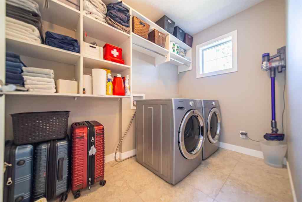 MLS® A2253357 - 3524 41 Street SW in Glenbrook Calgary, Residential